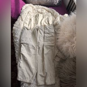 Aritzia jogger pants beige off-white size 0 never worn